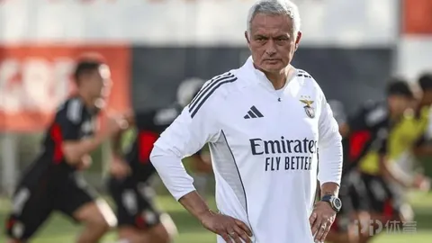 “狼队创队史新低！连续20场联赛未尝胜绩，顶级联赛9连败惊动足坛！”